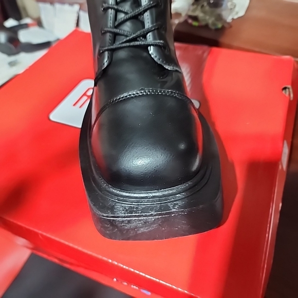 Rouge Womens Thick Sole Combat Platform Boots. Brand New In Box. - Picture 7 of 8